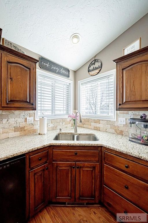 Image 18 of property listing at 965 October Cove, Shelley, ID 83274