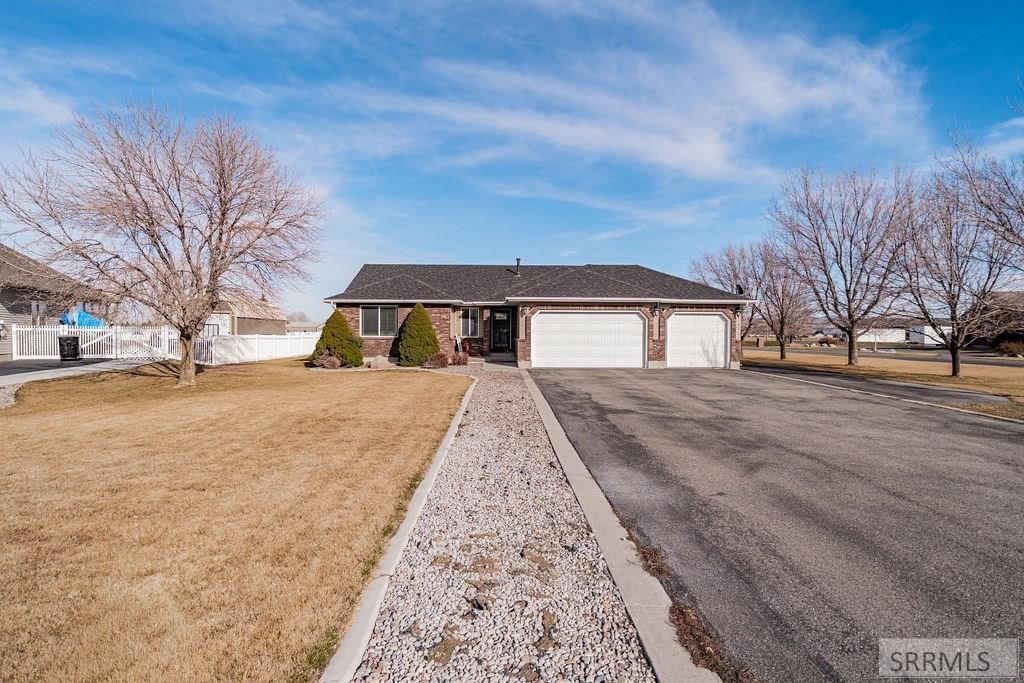 Image 4 of property listing at 965 October Cove, Shelley, ID 83274