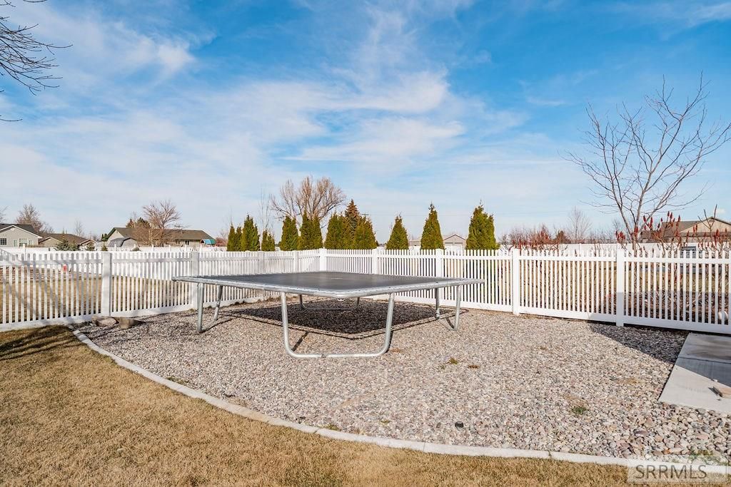 Image 54 of property listing at 965 October Cove, Shelley, ID 83274