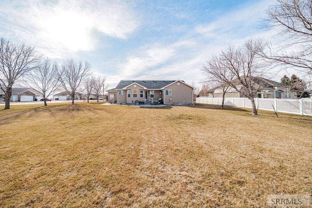 Image 56 of property listing at 965 October Cove, Shelley, ID 83274