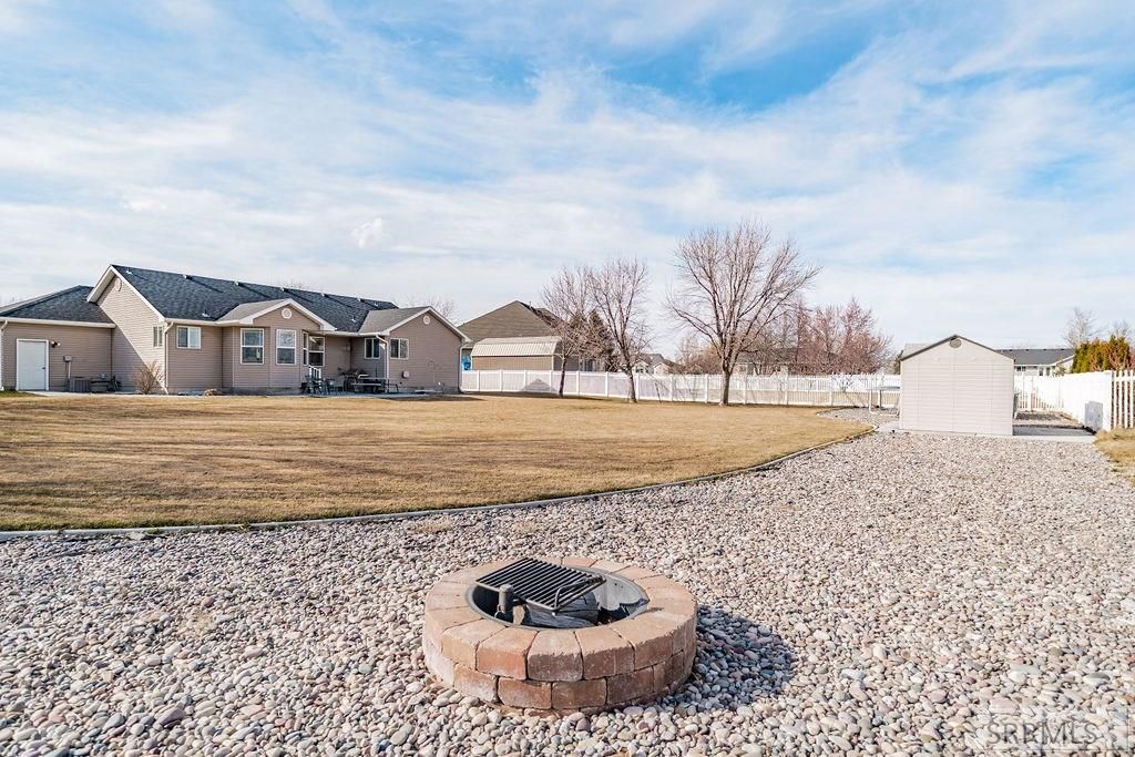 Image 59 of property listing at 965 October Cove, Shelley, ID 83274