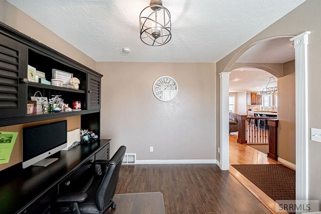 Image 8 of property listing at 965 October Cove, Shelley, ID 83274