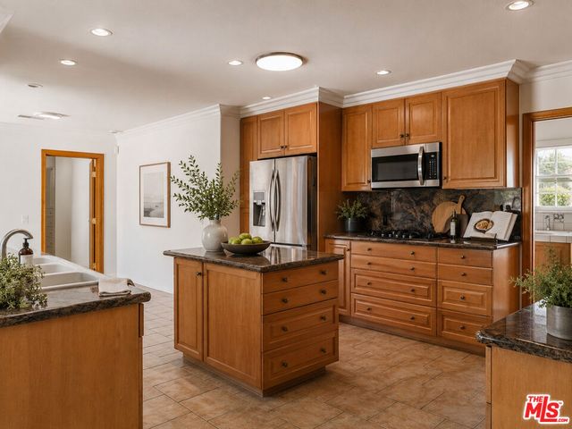 22780 Macfarlane Drive, Woodland Hills, CA 91364