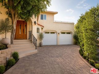 22780 Macfarlane Drive, Woodland Hills, CA 91364