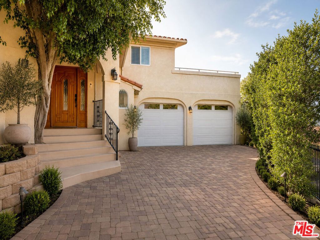 22780 Macfarlane Drive, Woodland Hills, CA 91364