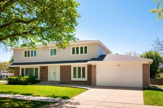 1829 E BITTERSWEET Lane, Mount Prospect, IL 60056