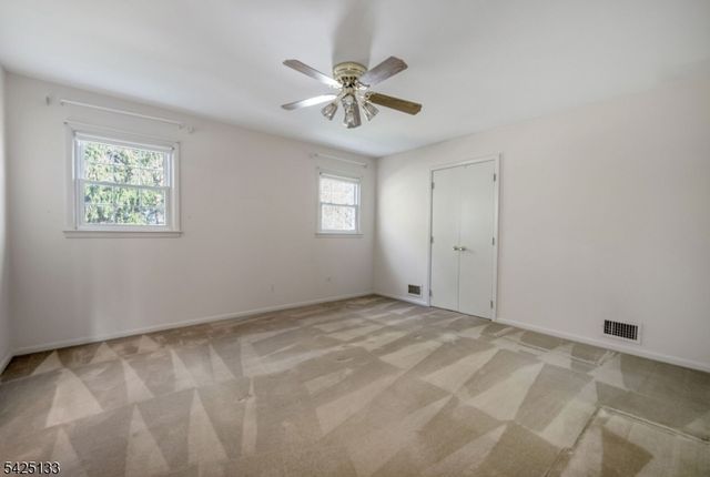 109 Dogwood Ct, Westwood Boro, NJ 07675