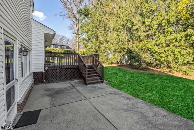 109 Dogwood Ct, Westwood Boro, NJ 07675