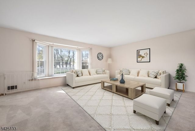 109 Dogwood Ct, Westwood Boro, NJ 07675