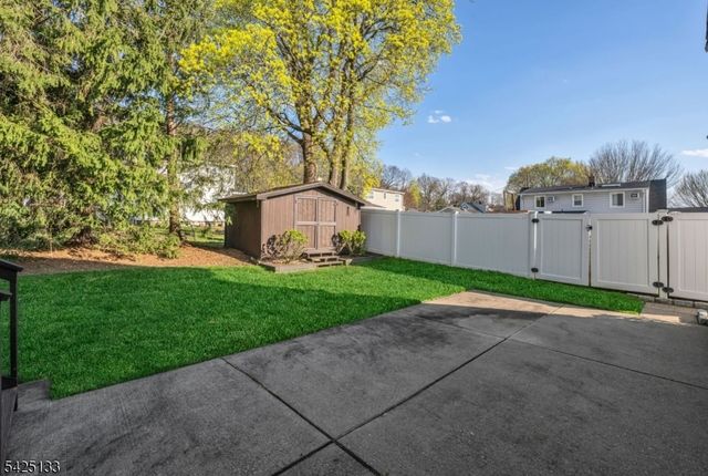 109 Dogwood Ct, Westwood Boro, NJ 07675