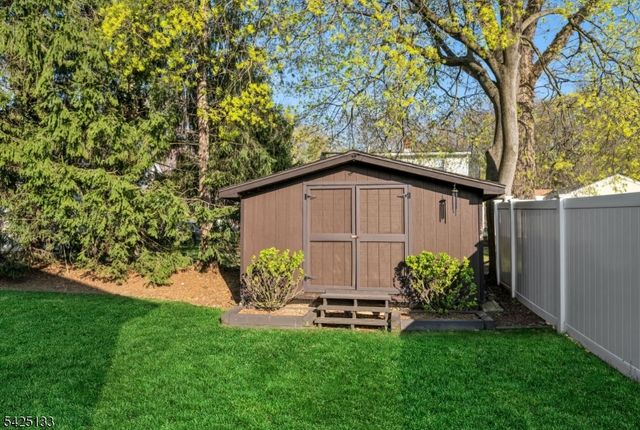 109 Dogwood Ct, Westwood Boro, NJ 07675