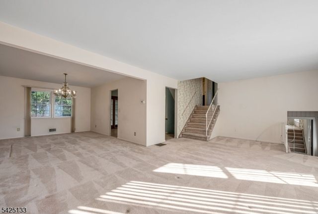 109 Dogwood Ct, Westwood Boro, NJ 07675