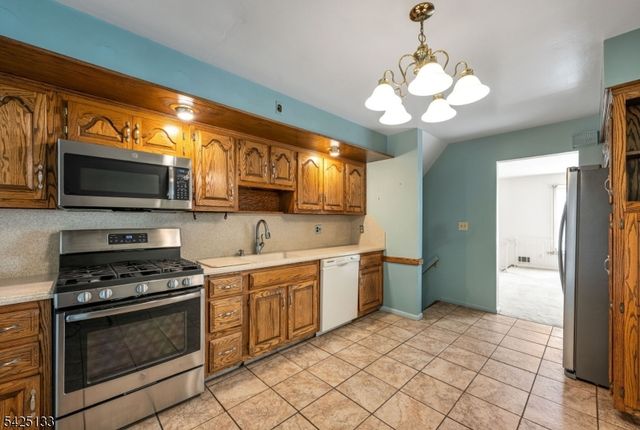 109 Dogwood Ct, Westwood Boro, NJ 07675