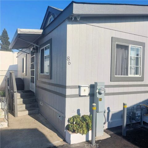 327 W Wilson 86, Costa Mesa, CA 92627