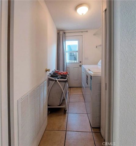 327 W Wilson 86, Costa Mesa, CA 92627