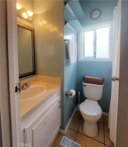 327 W Wilson 86, Costa Mesa, CA 92627