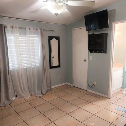 327 W Wilson 86, Costa Mesa, CA 92627