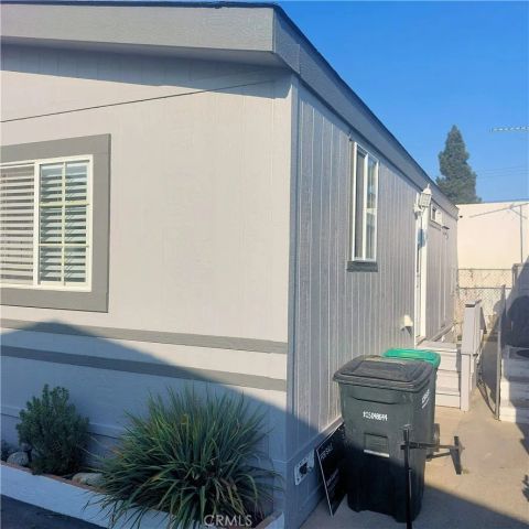 327 W Wilson 86, Costa Mesa, CA 92627