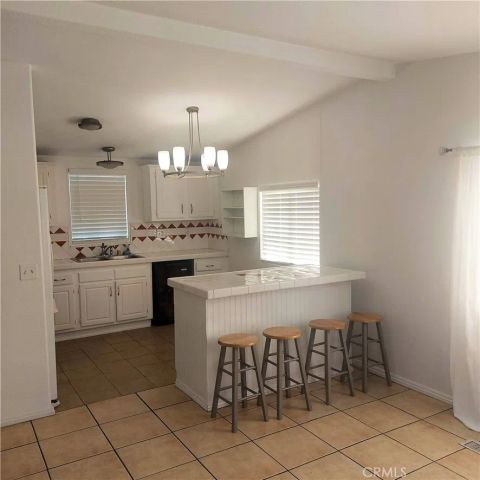 327 W Wilson 86, Costa Mesa, CA 92627