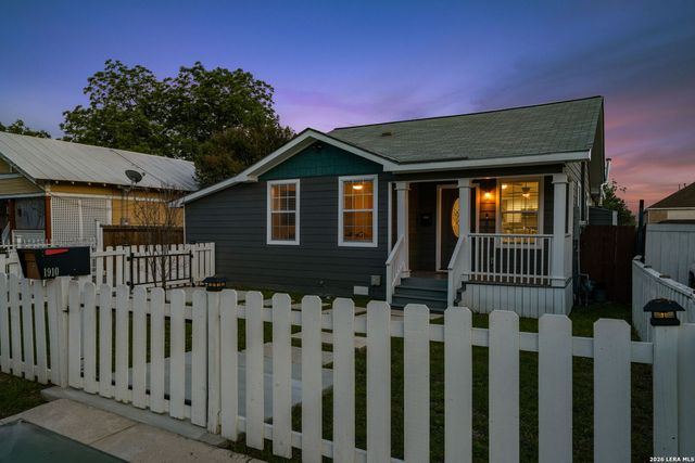 1910 W CRAIG PL, San Antonio, TX 78201