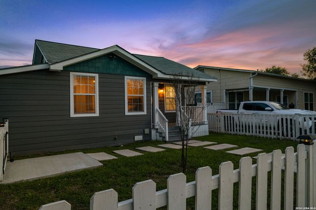 1910 W CRAIG PL, San Antonio, TX 78201