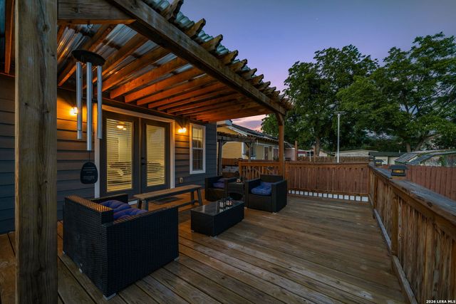 1910 W CRAIG PL, San Antonio, TX 78201