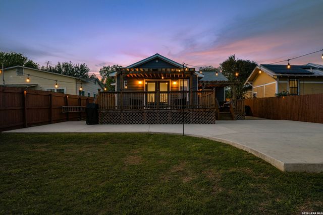1910 W CRAIG PL, San Antonio, TX 78201