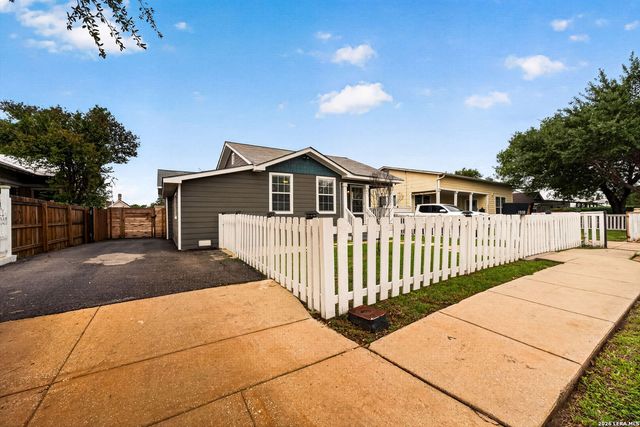 1910 W CRAIG PL, San Antonio, TX 78201
