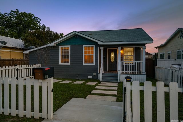 1910 W CRAIG PL, San Antonio, TX 78201