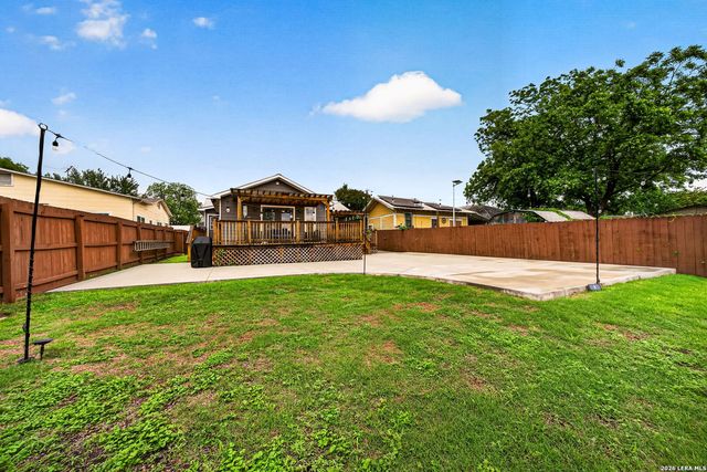 1910 W CRAIG PL, San Antonio, TX 78201