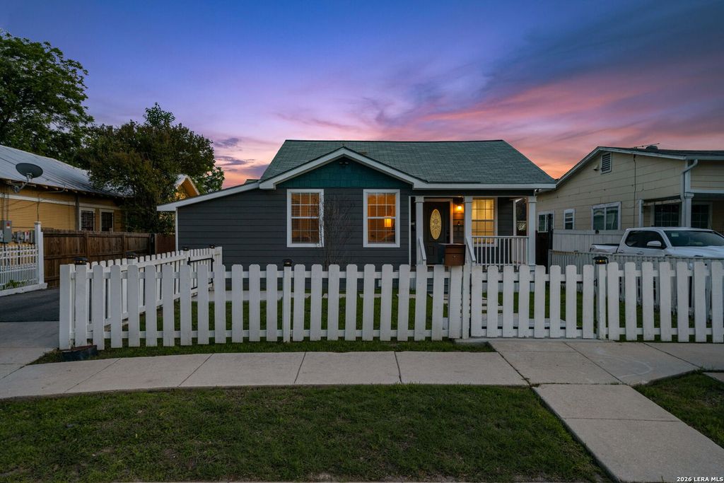 1910 W CRAIG PL, San Antonio, TX 78201