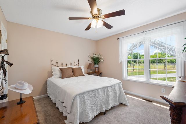 332 John Shaw Rd, Lewisburg, TN 37091
