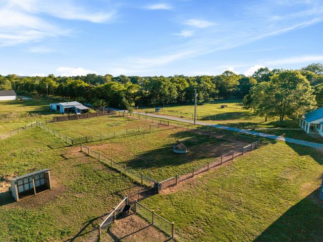 332 John Shaw Rd, Lewisburg, TN 37091