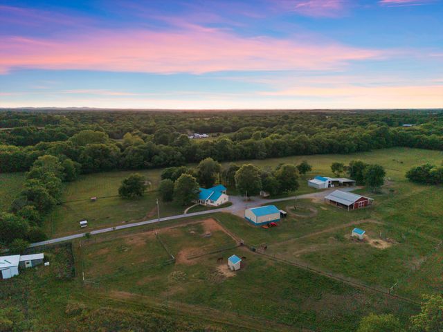 332 John Shaw Rd, Lewisburg, TN 37091