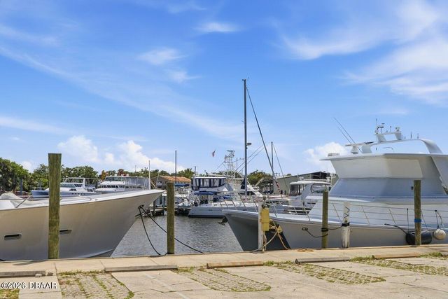 552 Marina Point Drive, Daytona Beach, FL 32114