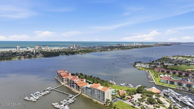 552 Marina Point Drive, Daytona Beach, FL 32114