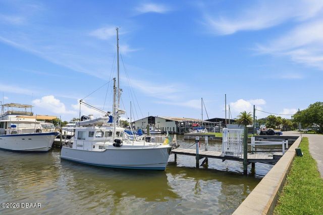 552 Marina Point Drive, Daytona Beach, FL 32114