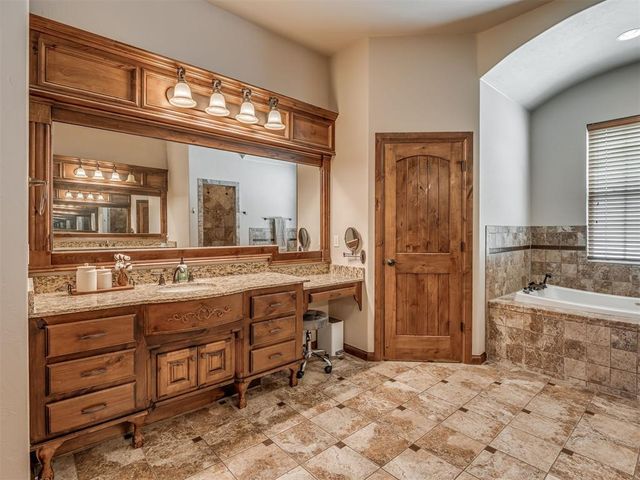 13991 NE 10th Street, Choctaw, OK 73020