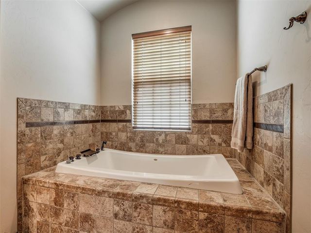 13991 NE 10th Street, Choctaw, OK 73020