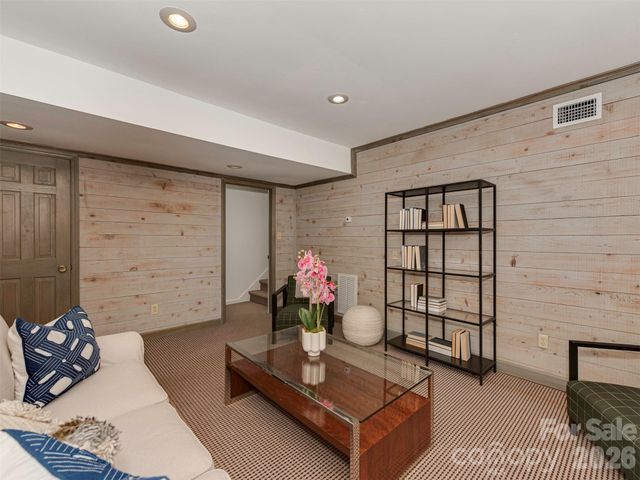 7244 Terrace Drive, Charlotte, NC 28211