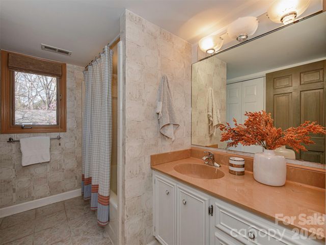 7244 Terrace Drive, Charlotte, NC 28211