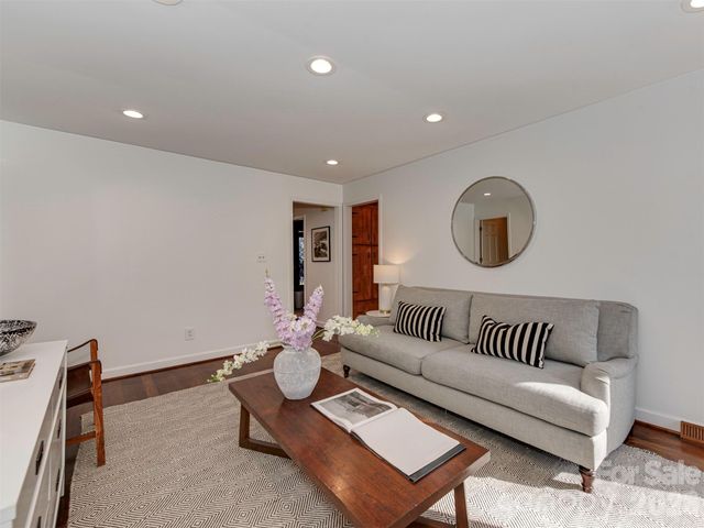 7244 Terrace Drive, Charlotte, NC 28211