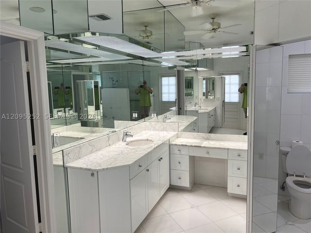 18032 SW 82nd Ct, Palmetto Bay, FL 33157