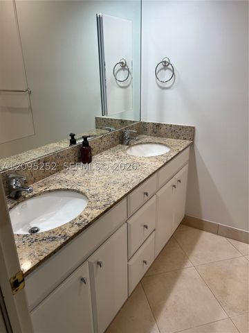 18032 SW 82nd Ct, Palmetto Bay, FL 33157