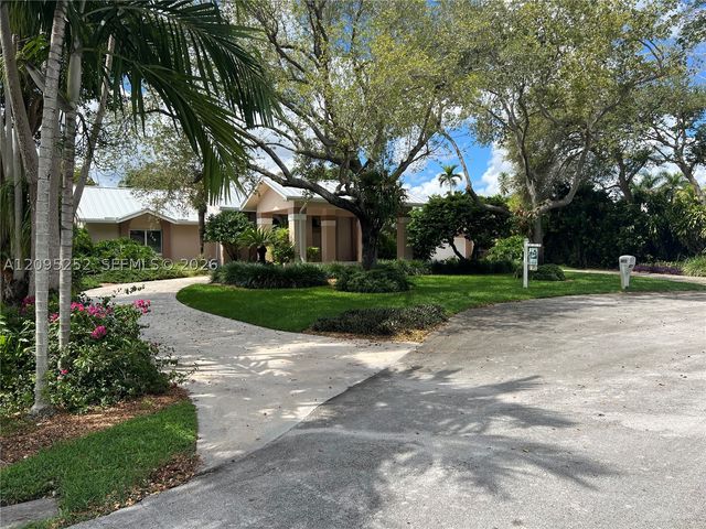 18032 SW 82nd Ct, Palmetto Bay, FL 33157