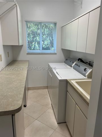 18032 SW 82nd Ct, Palmetto Bay, FL 33157