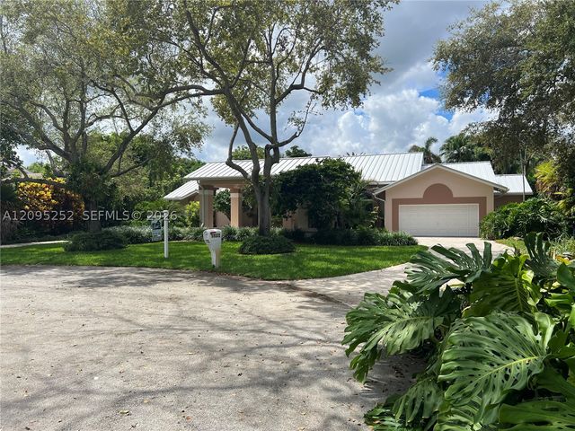 18032 SW 82nd Ct, Palmetto Bay, FL 33157