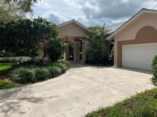 18032 SW 82nd Ct, Palmetto Bay, FL 33157