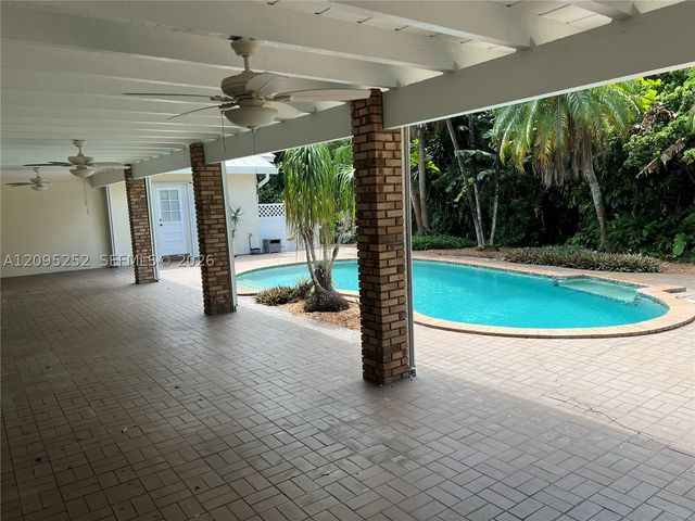 18032 SW 82nd Ct, Palmetto Bay, FL 33157
