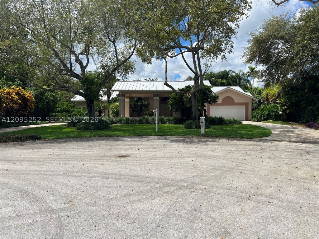 18032 SW 82nd Ct, Palmetto Bay, FL 33157